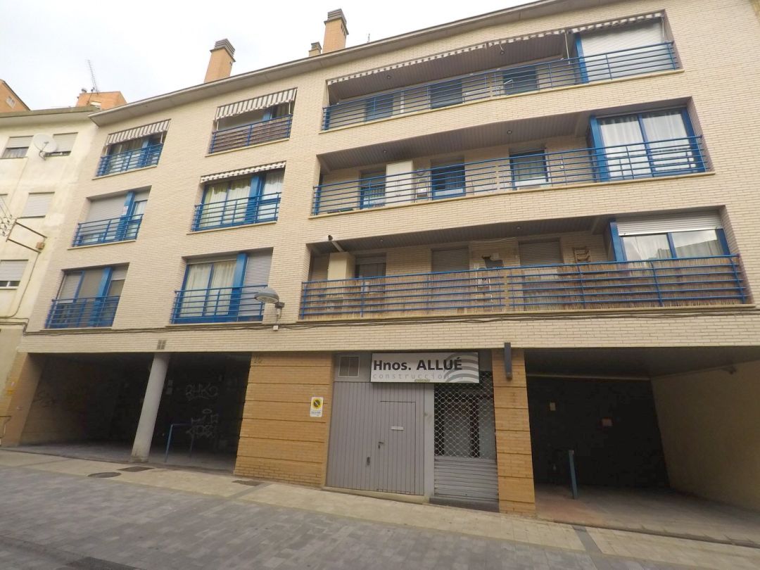 Exterior view of Garage to rent in  Huesca Capital