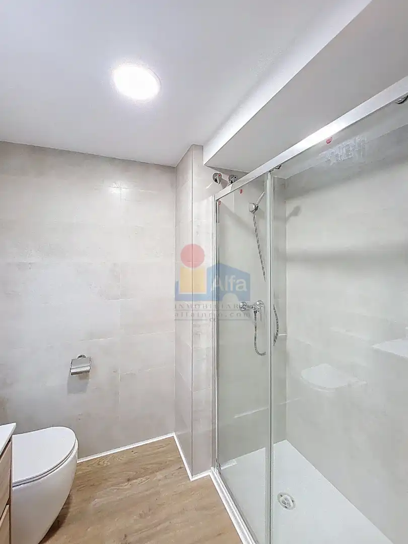 Badezimmer von Wohnung zur Miete in Silla mit Klimaanlage, Parkett und Terrasse