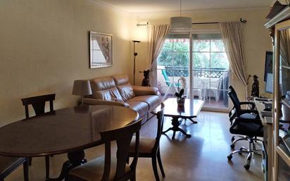 Sala d'estar de Pis en venda en Benalmádena amb Terrassa i Piscina comunitària