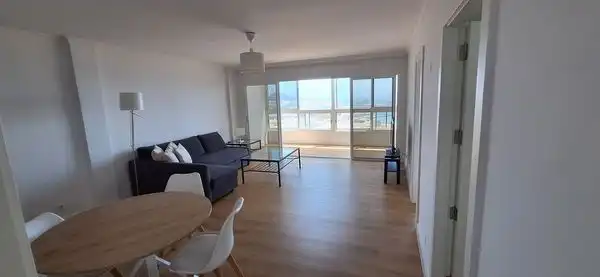 Sala d'estar de Pis de lloguer en Las Palmas de Gran Canaria amb Moblat, Rentadora i Balcó
