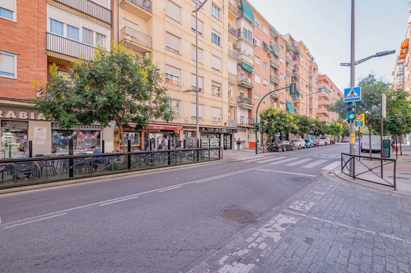 Vista exterior de Pis en venda en Granada