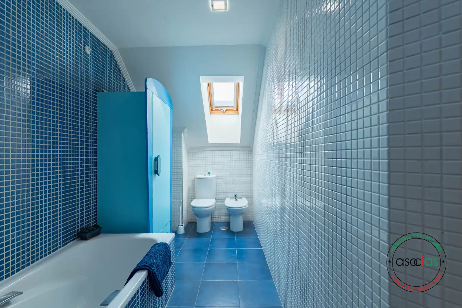 Baño de Piso en venta en Gijón  con Calefacción, Parquet y Trastero