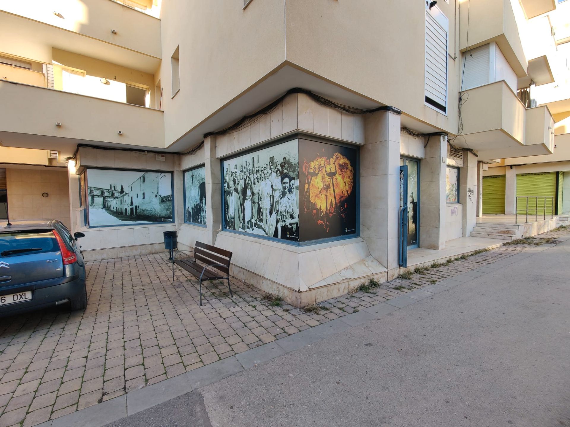 Vista exterior de Local en venta en Cunit