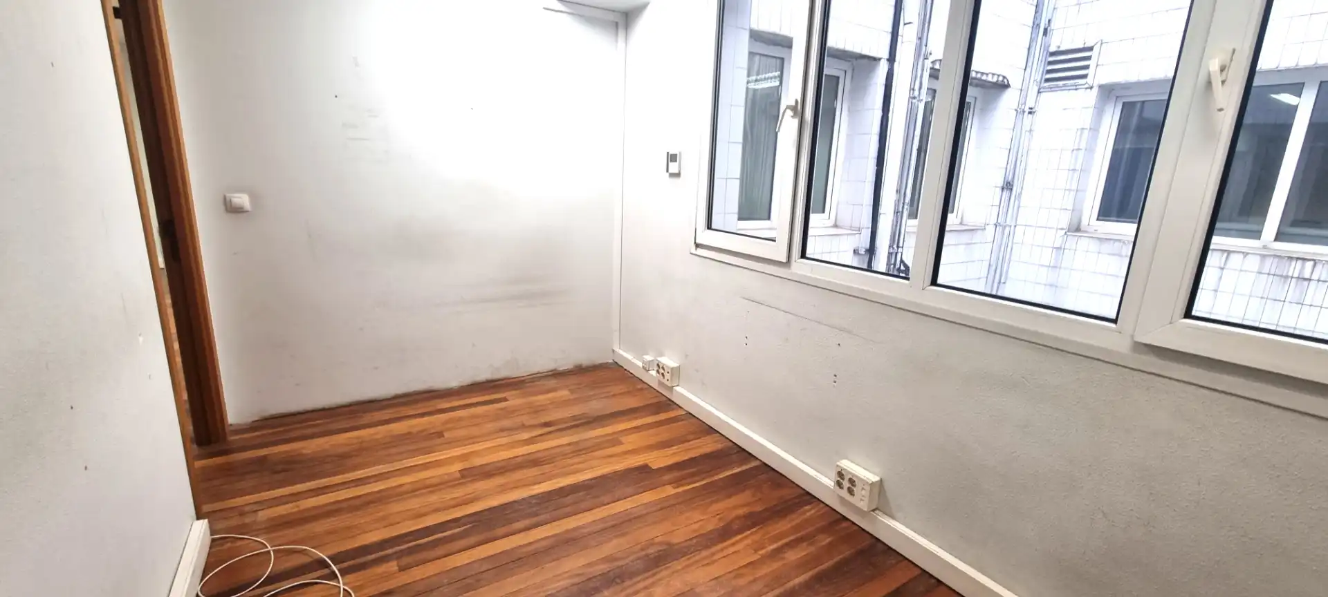 Schlafzimmer von Büro zum Verkauf in Bilbao  mit Klimaanlage, Heizung und Terrasse