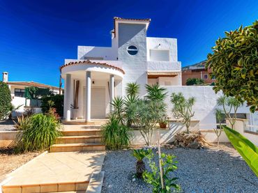 Chalet con balcón en venta en L'Albir