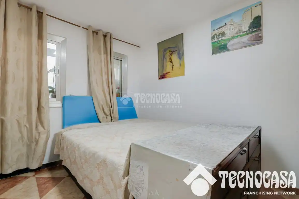 Schlafzimmer von Wohnung zum Verkauf in Badalona mit Klimaanlage und Balkon