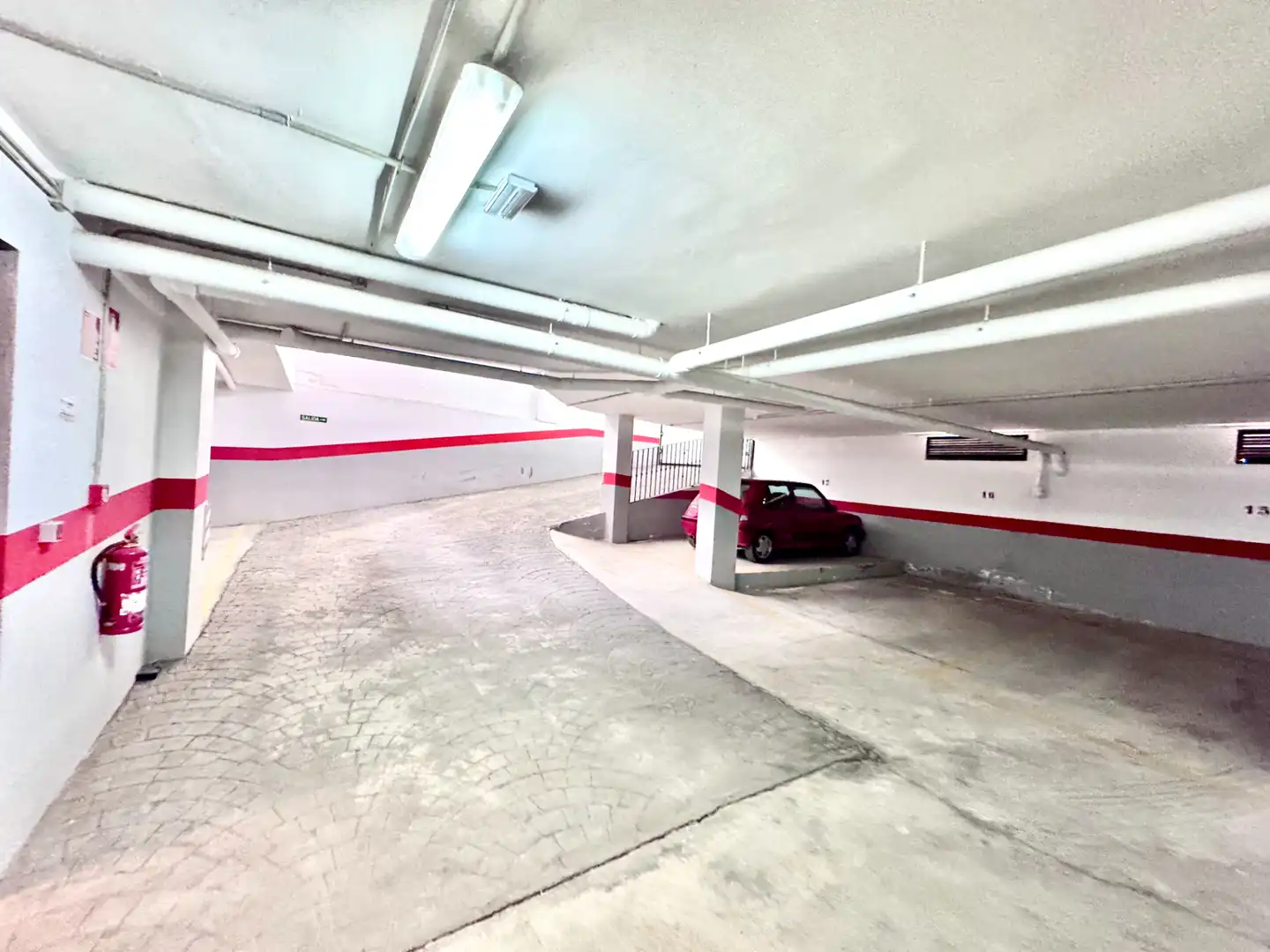 Parking de Apartamento en venta en Paterna del Río con Terraza, Trastero y Amueblado