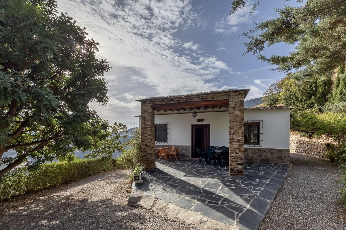Exterior view of Country house for sale in Cáñar  with Heating, Private garden and Storage room