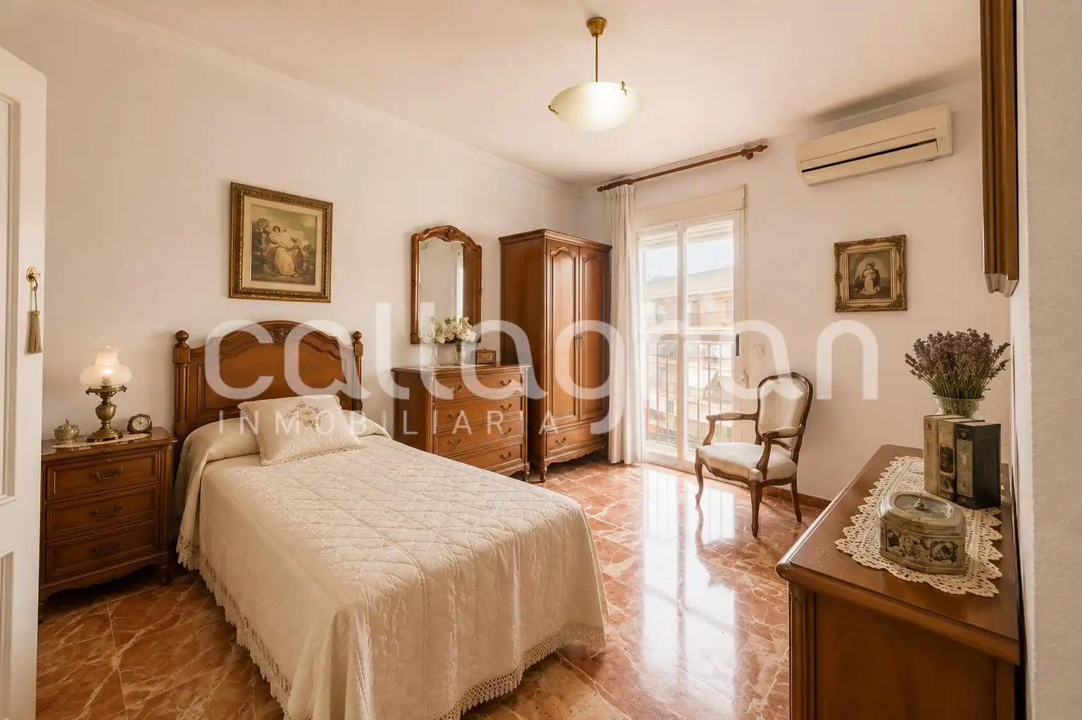 Schlafzimmer von Dachboden zum Verkauf in Valencia mit Klimaanlage, Heizung und Terrasse