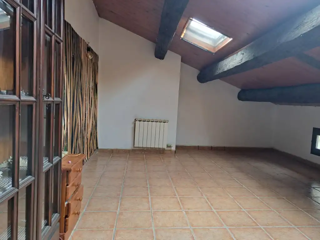Maisonette zum Verkauf in Berga mit Heizung, Parkett und Abstellraum