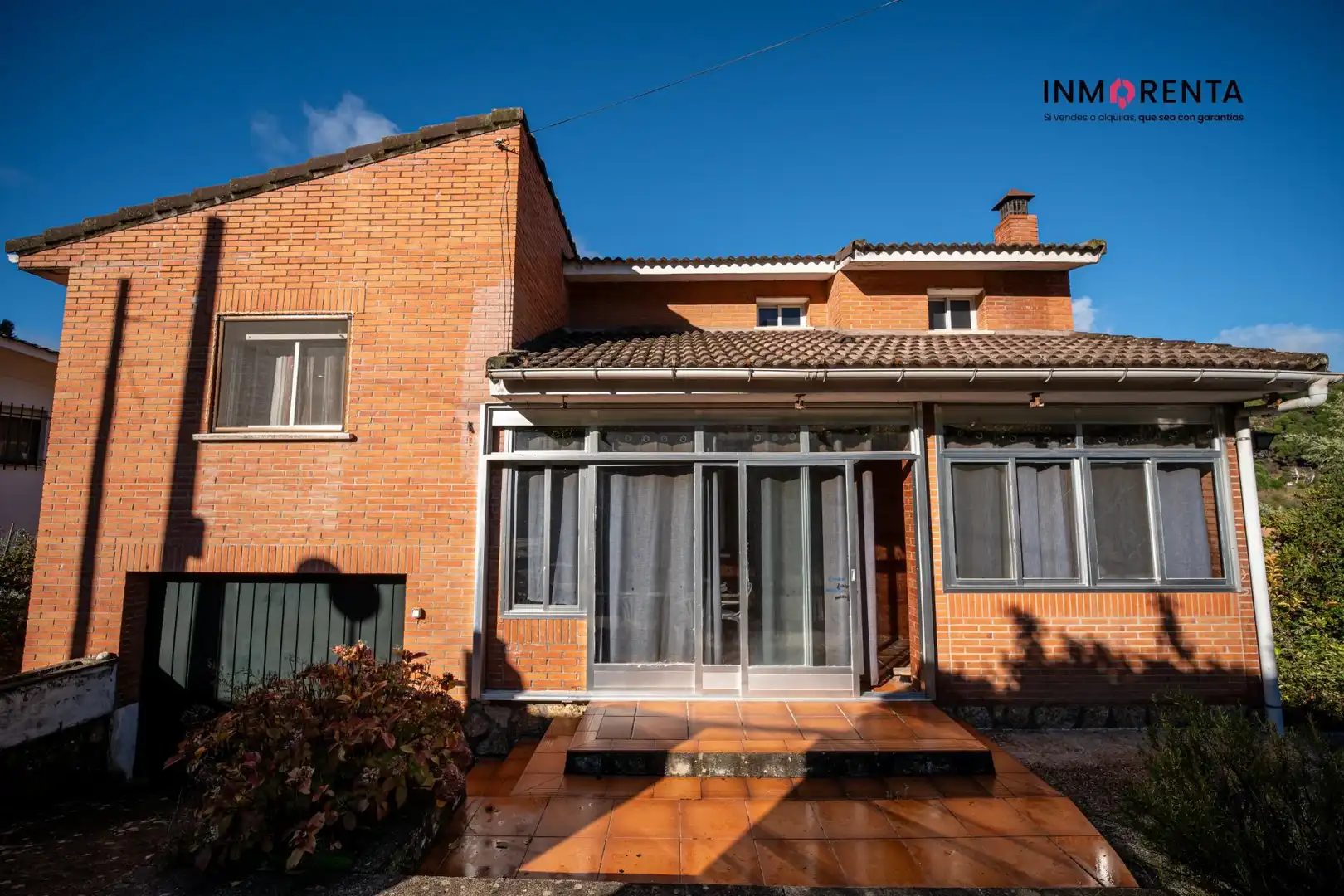 Exterior view of Houses for sale in Cadalso de los Vidrios  with Heating and Private garden