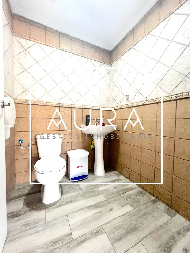 Badezimmer von Geschaftsraum zum Verkauf in Huelva