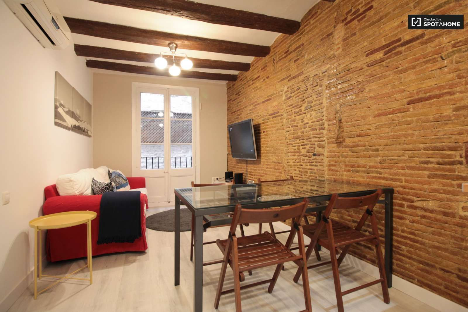 Apartment to share in El Raval