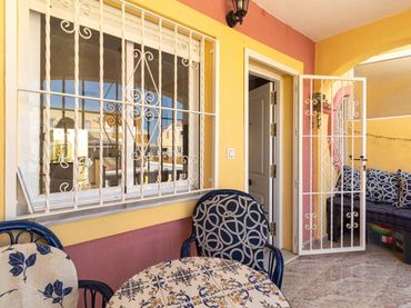 Adosado con piscina en venta en Calle  Cuarzo
