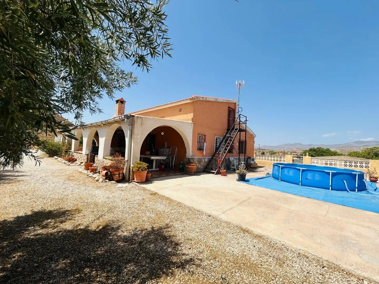 Vista exterior de Casa o xalet en venda en Alicante / Alacant amb Aire condicionat, Calefacció i Jardí privat
