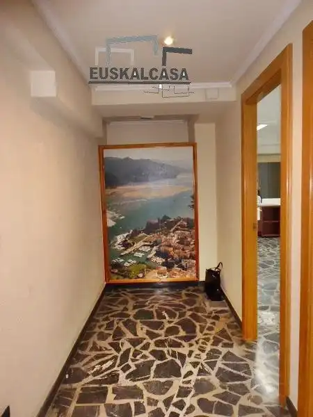 Oficina en venda en Bilbao  amb Calefacció