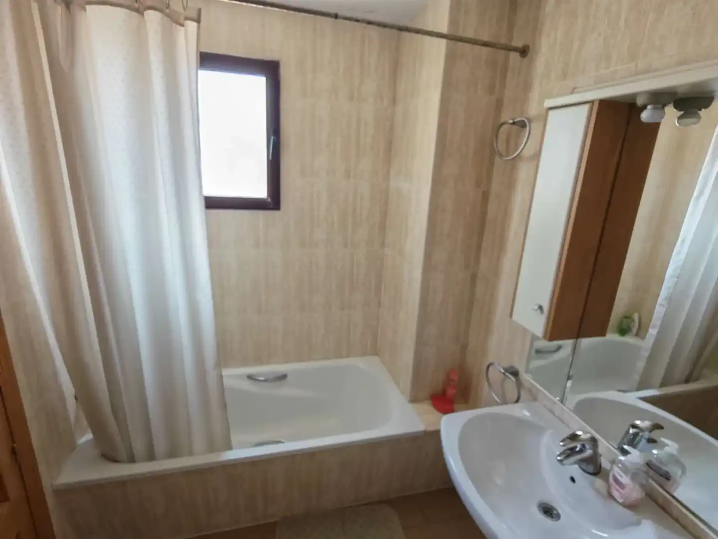 Bathroom of Flat for rent in Murcia  with Air Conditioner, Heating and Washing machine