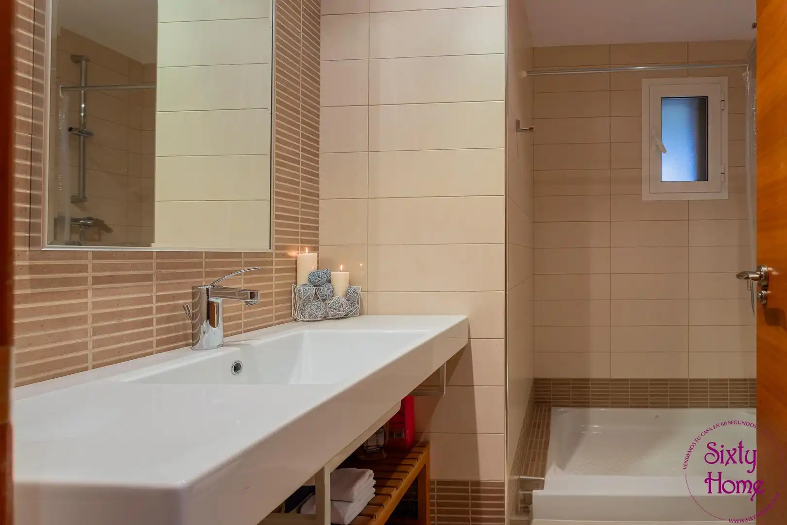 Bathroom of Houses for sale in Zaragoza  with Heating, Private garden and Terrace