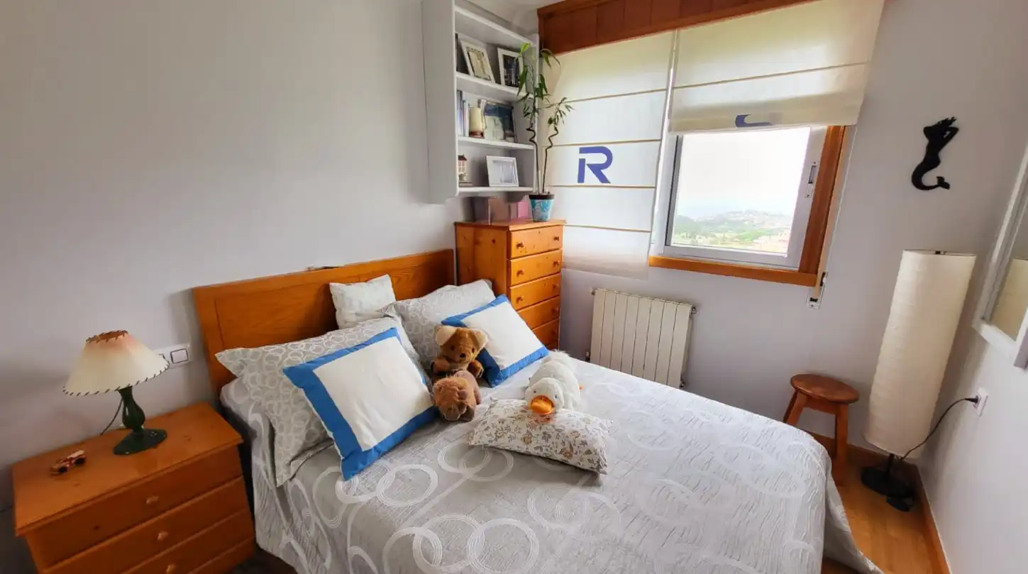 Habitación de Casa adosada en venta en Nigrán con Terraza y Balcón
