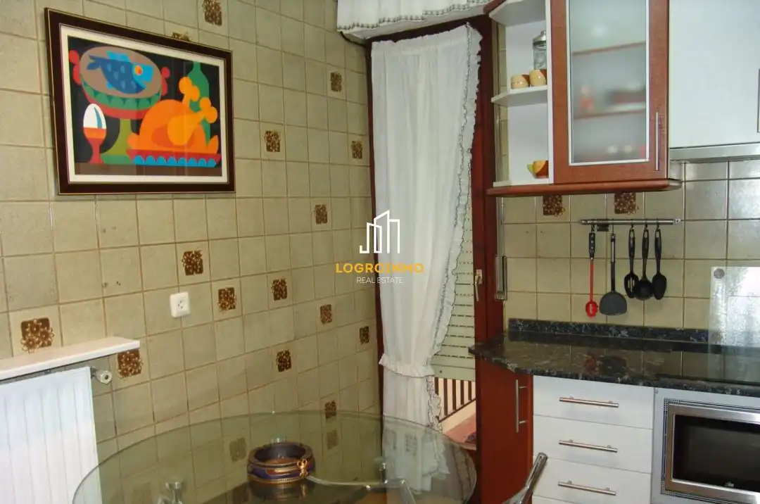 Kitchen of Flat for sale in  Logroño  with Heating, Terrace and Balcony