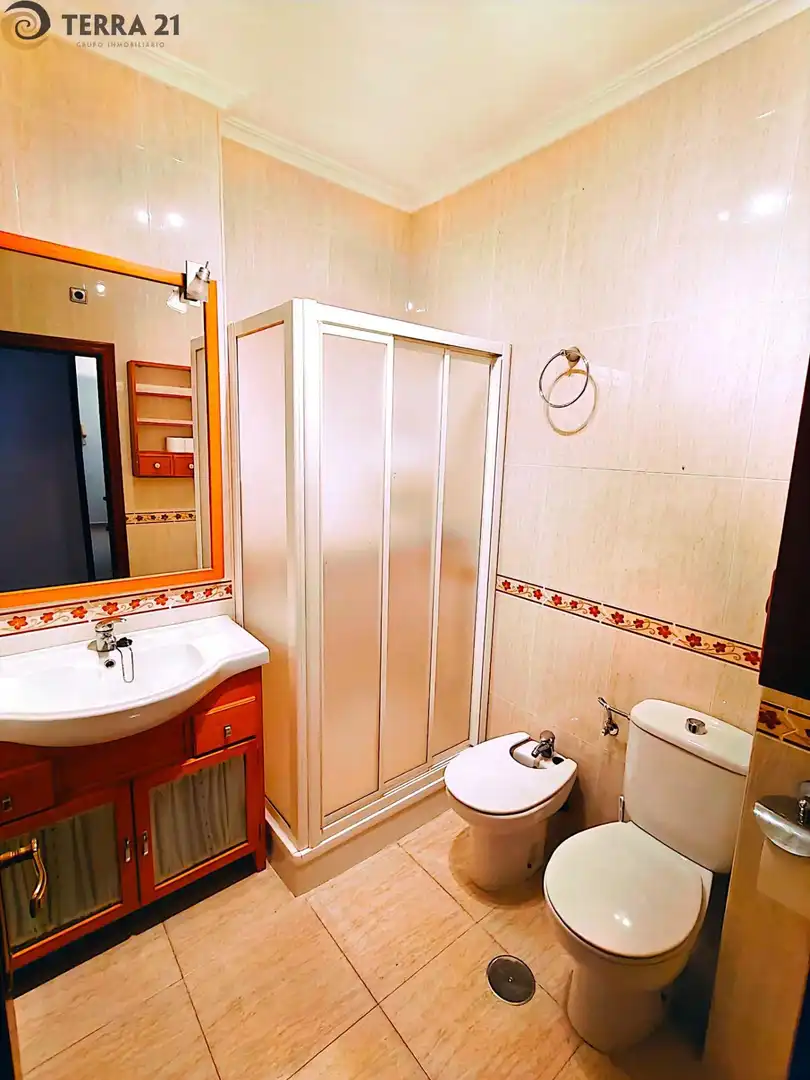 Badezimmer von Wohnung zur untervermieten in Jaén mit Klimaanlage, Heizung und Balkon