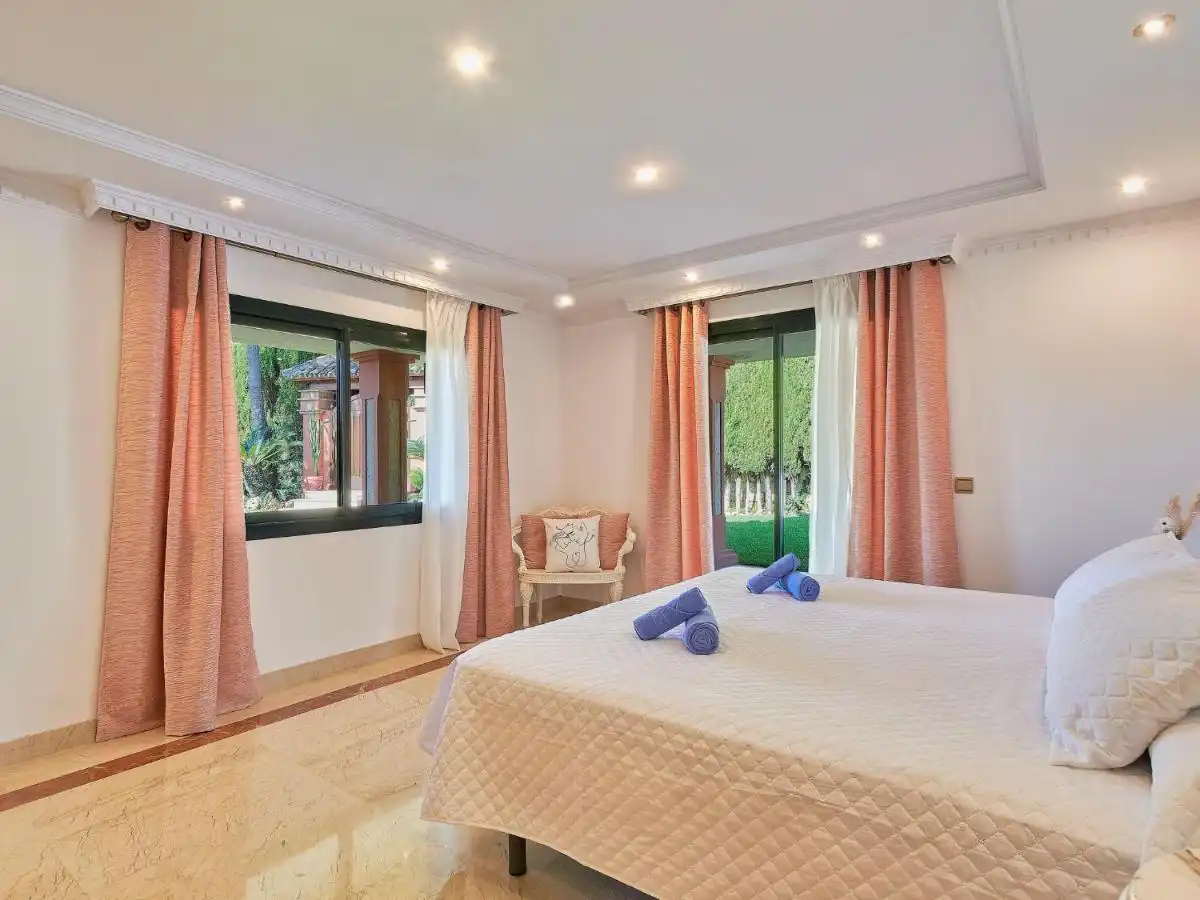 Bedroom of Houses for rent in Marbella  with Air Conditioner, Heating and Private garden