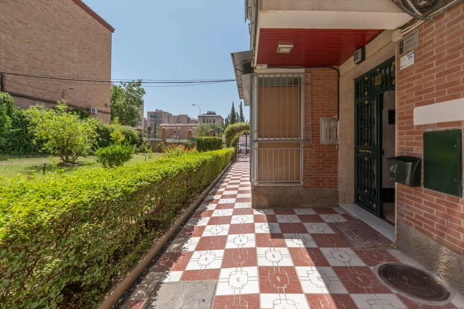 Vista exterior de Pis de lloguer en Granada amb Aire condicionat, Calefacció i Jardí privat