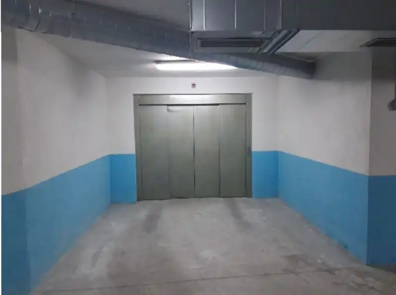 Garatge en venda a Calle POETA MANFER DE LA LLERA, Sama