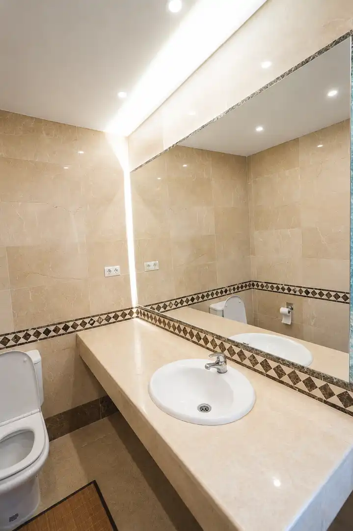 Bathroom of Houses for sale in Marbella  with Air Conditioner, Private garden and Oven