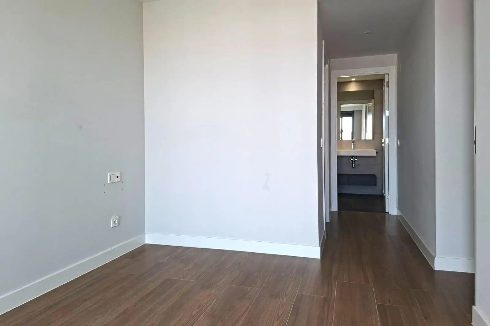 Attic for rent in Boadilla del Monte  with Terrace, Storage room and Community pool