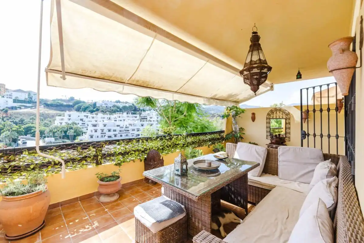 Habitatge amb terrassa en venda a Selwo