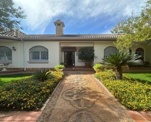 Vista exterior de Casa o xalet en venda en  Córdoba Capital amb Aire condicionat, Calefacció i Jardí privat