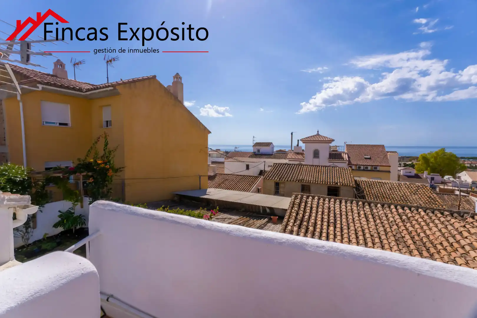 Vista exterior de Casa o xalet en venda en Vélez-Málaga amb Aire condicionat i Terrassa