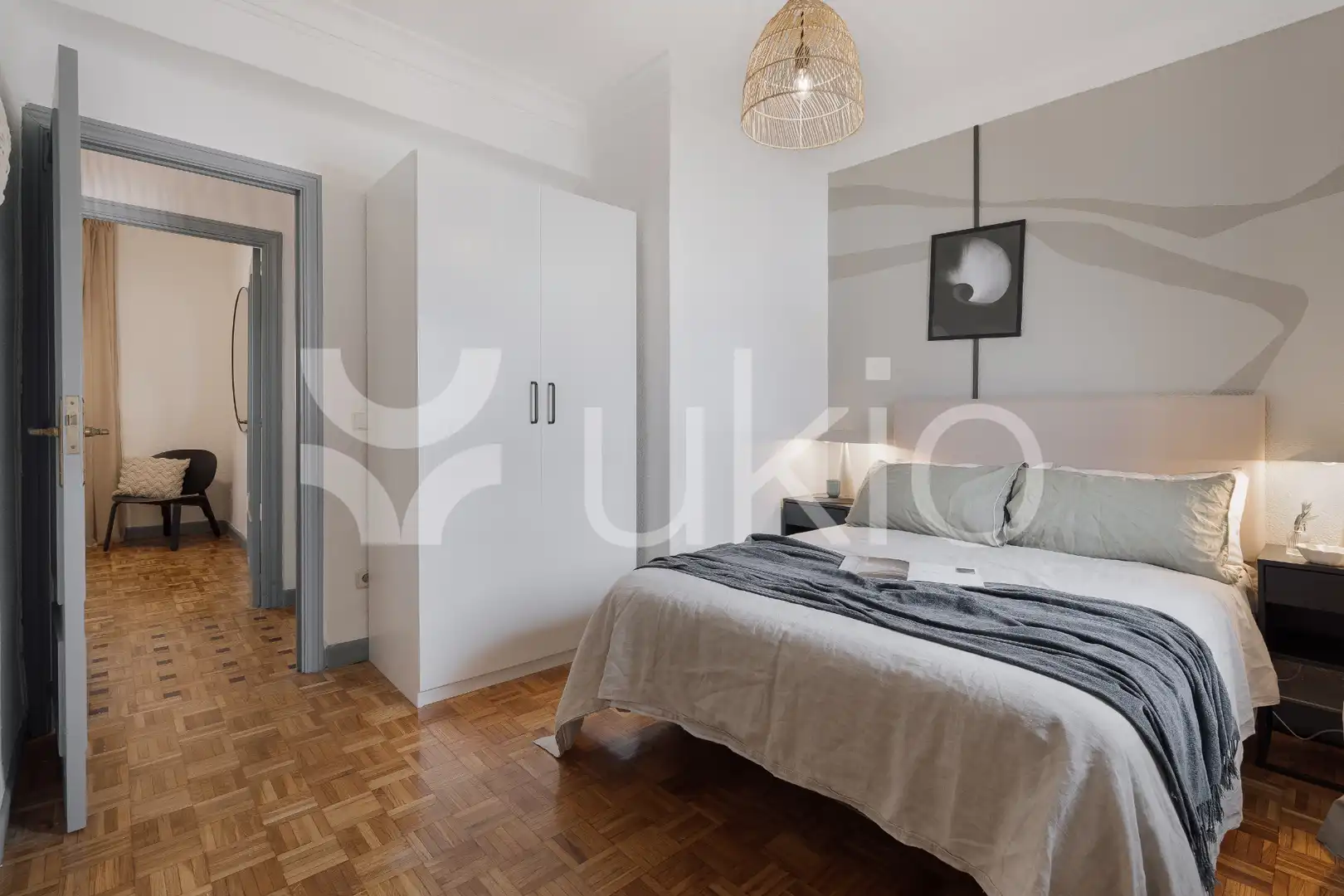Dormitori de Apartament de lloguer en Madrid amb Aire condicionat, Calefacció i Terrassa