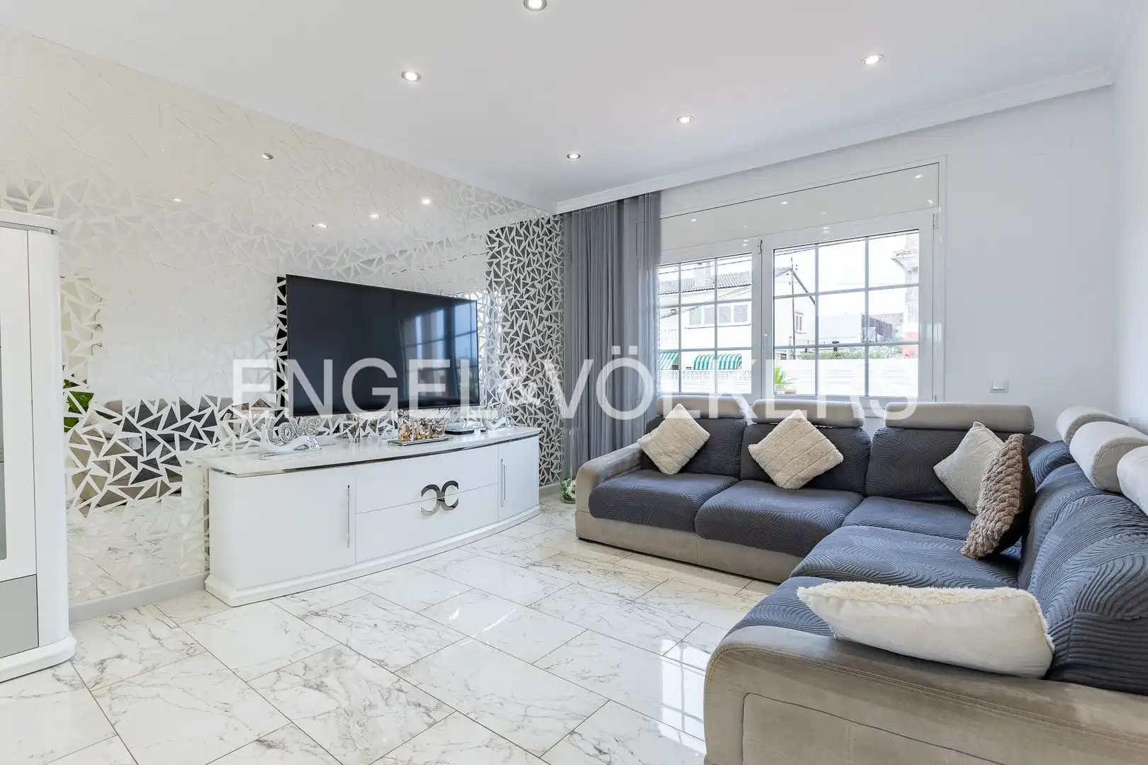 Living room of Country homes for sale in Terrassa  with Air Conditioner, Heating and Private garden