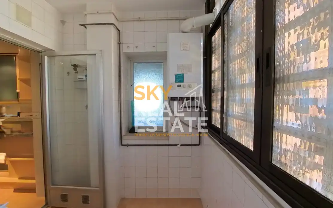 Kitchen of Flat for sale in Fuenlabrada  with Air Conditioner, Furnished and Balcony