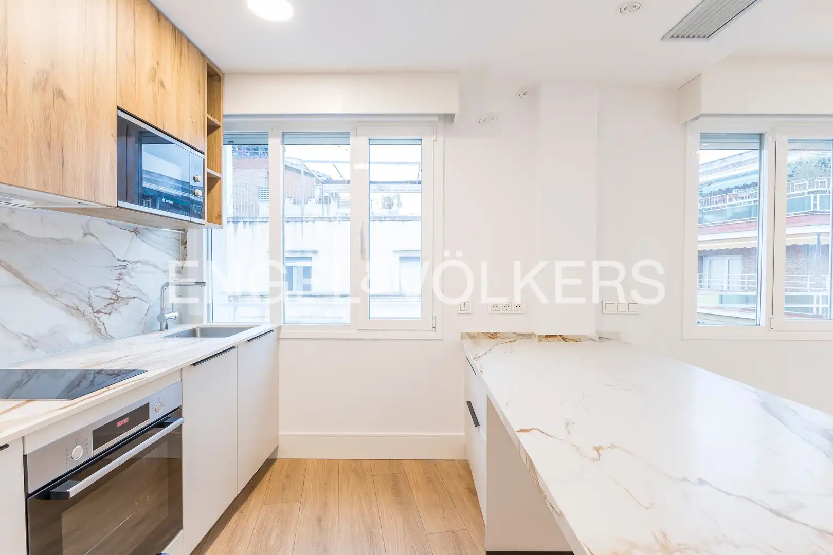 Cuina de Pis de lloguer en  Madrid Capital amb Aire condicionat, Calefacció i Traster