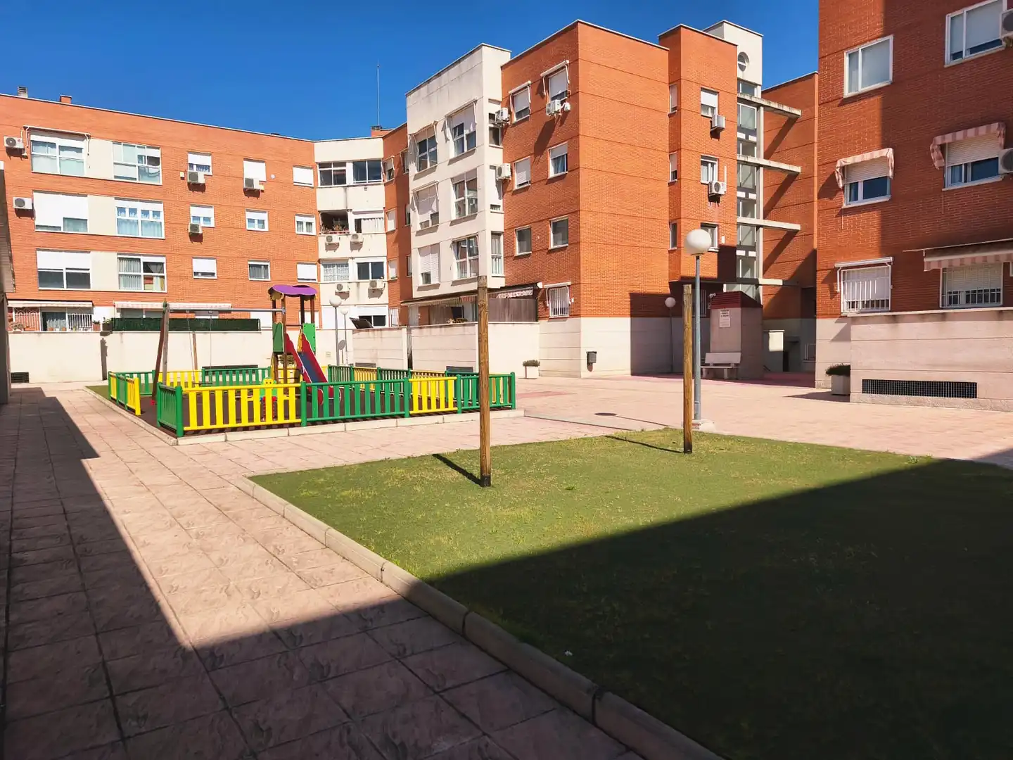 Exterior view of Flat for sale in Valdemoro  with Air Conditioner, Heating and Private garden