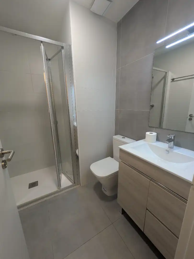 Flat for rent in Carrer de Bonsoms, Sants-Badal