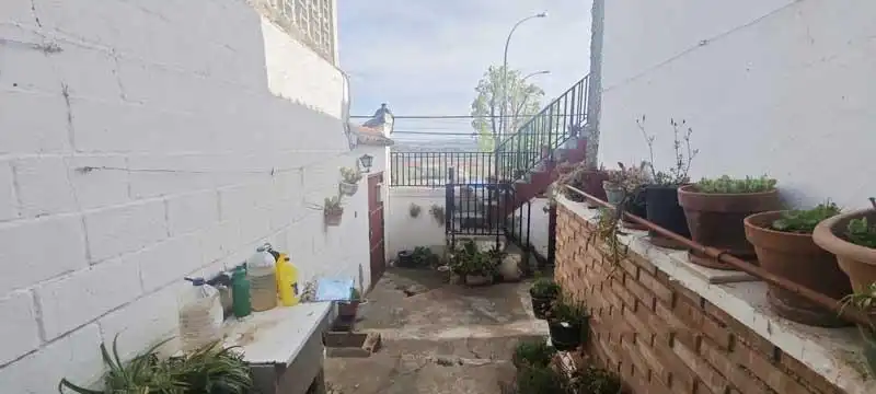 Vista exterior de Casa o xalet en venda en Calatayud amb Calefacció i Terrassa