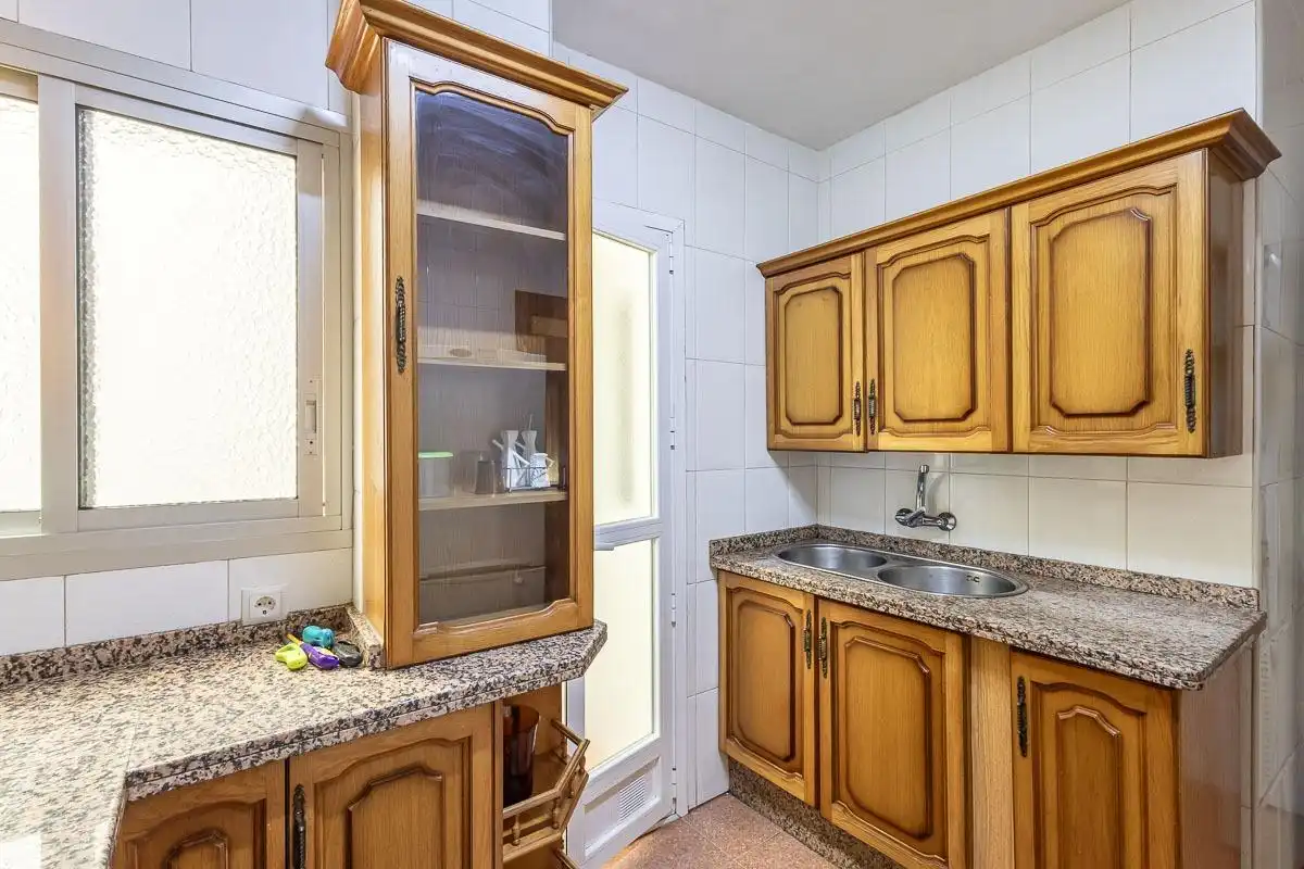 Flat with lift to rent in Beiro, imagen 8