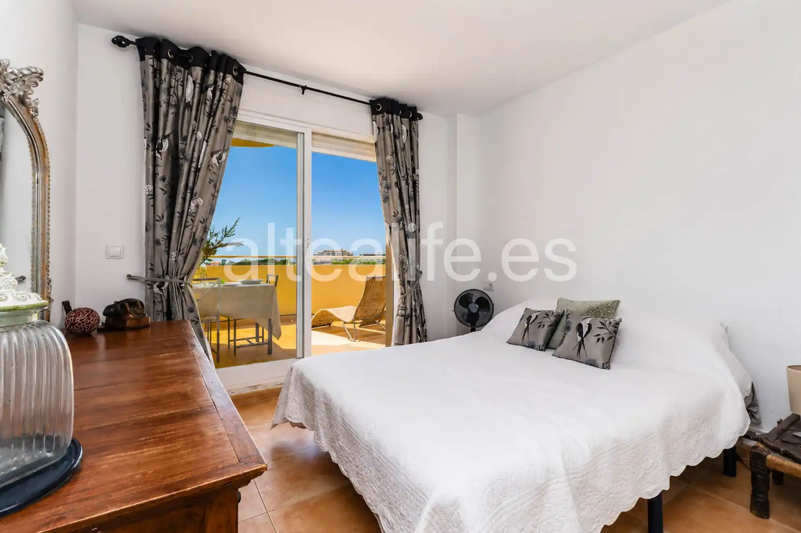 Habitación de Apartamento de alquiler en Altea con Terraza, Amueblado y Horno