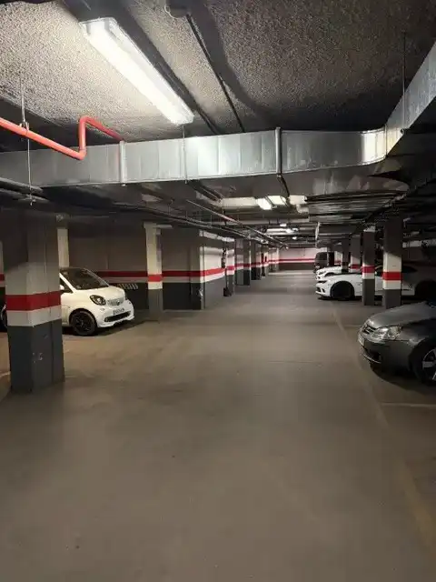Parking de Ático de alquiler en Yebes con Aire acondicionado, Calefacción y Amueblado