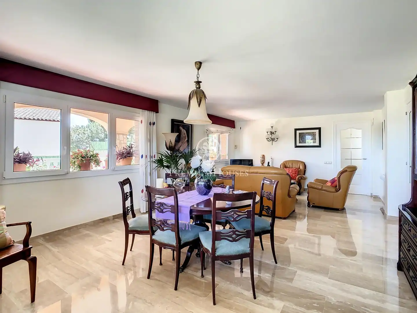 Comedor de Casa o chalet en venta en Badalona con Aire acondicionado, Calefacción y Jardín privado