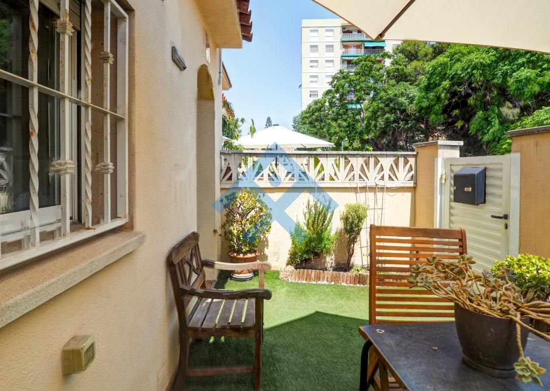 Jardí de Casa o xalet en venda en Vilanova i la Geltrú amb Aire condicionat, Calefacció i Terrassa
