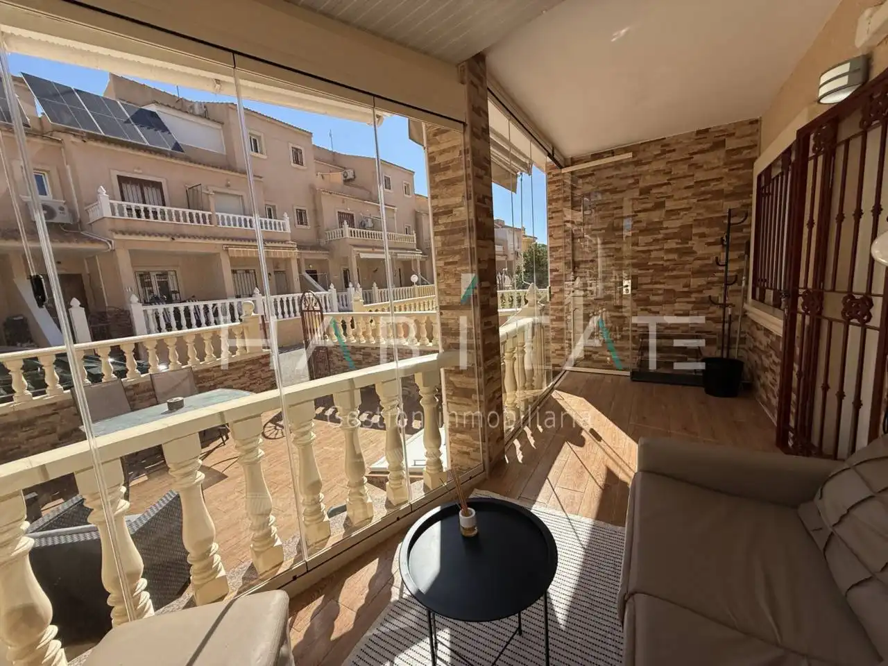 Vista exterior de Dúplex en venda en Orihuela amb Aire condicionat, Calefacció i Jardí privat