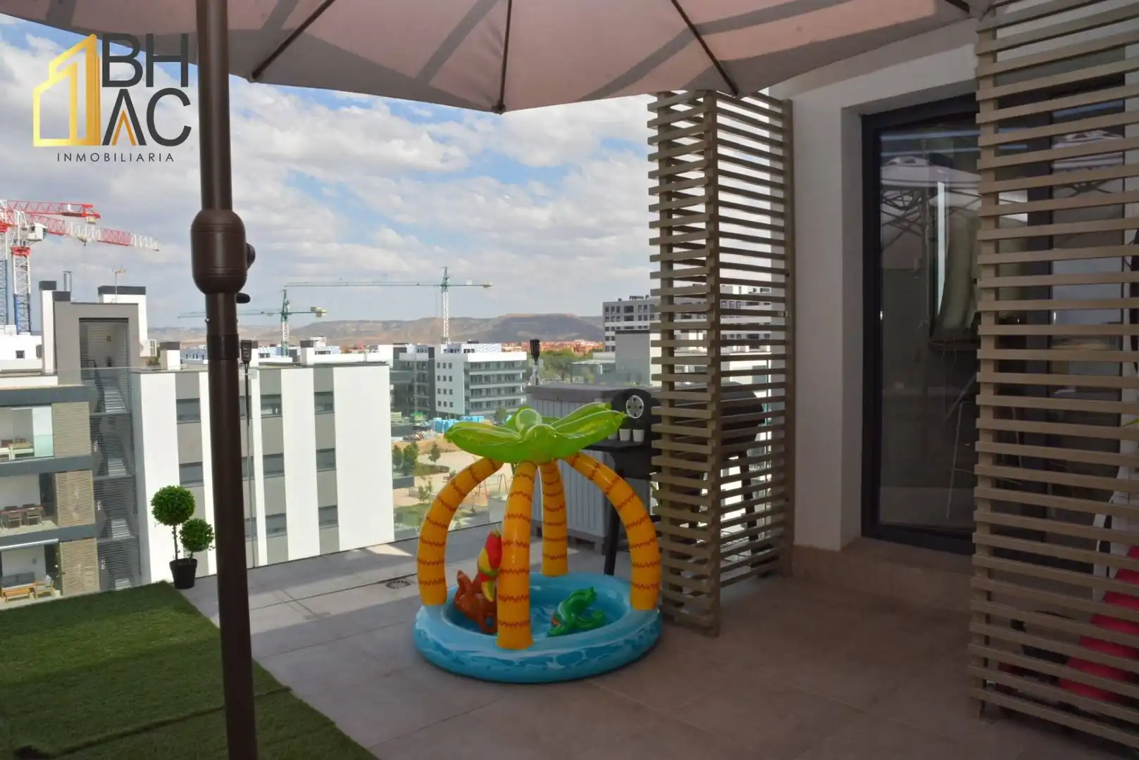 Terrasse von Dachboden zum Verkauf in Alcalá de Henares mit Klimaanlage, Heizung und Terrasse