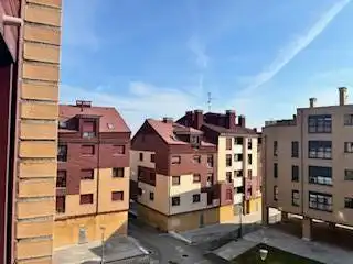 Piso en venta en Roces