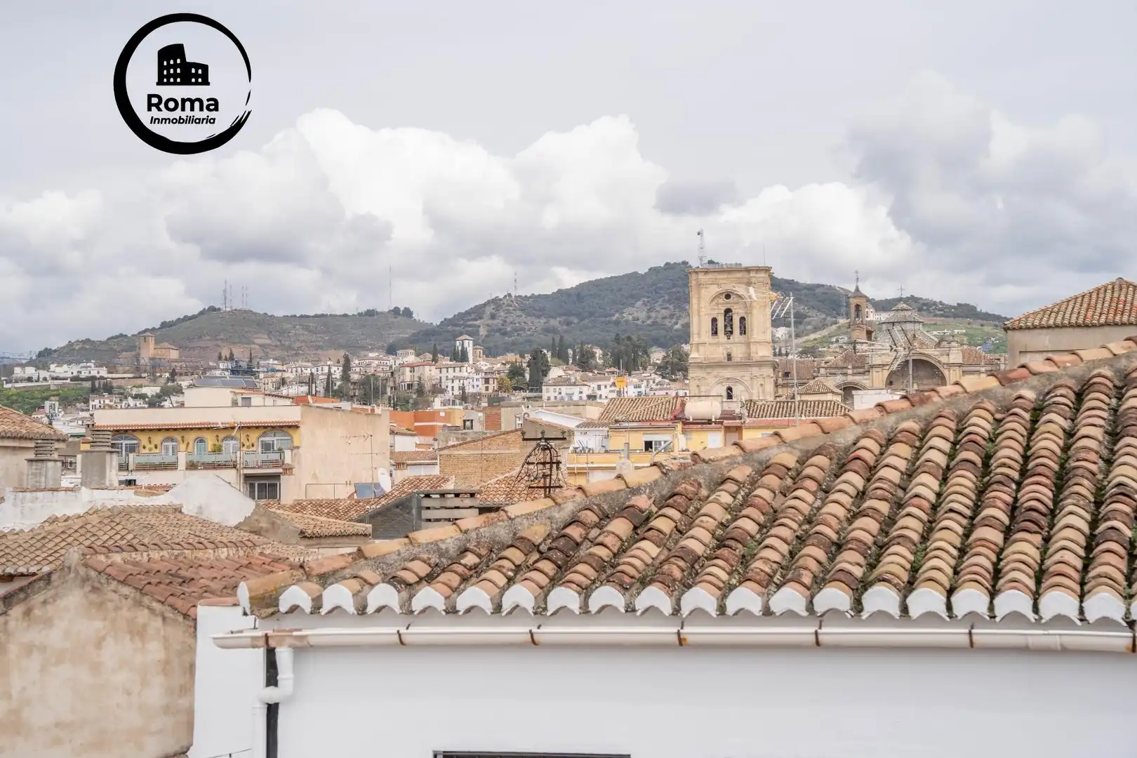 Exterior view of Houses for sale in Granada  with Air Conditioner, Heating and Furnished
