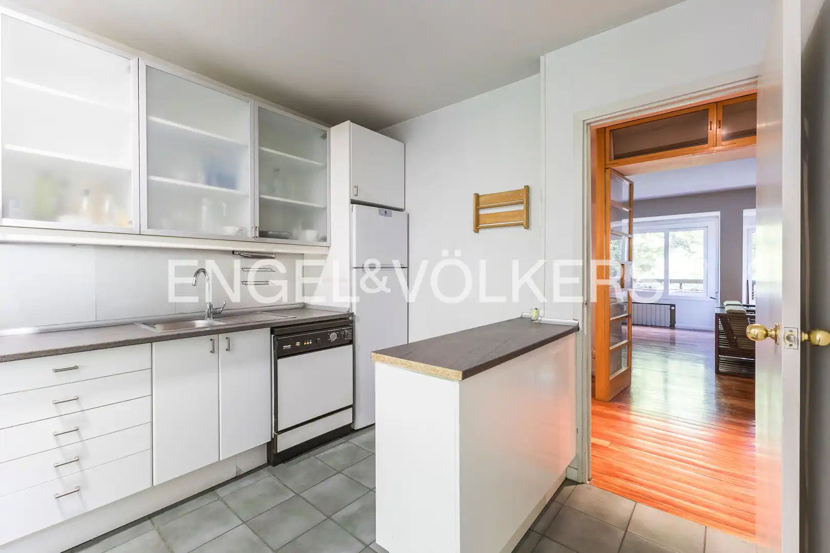 Kitchen of Flat for sale in Madrid  with Heating, Private garden and Parquet flooring